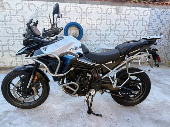 TRIUMPH TIGER 900 ALPINE EDITION TRIUMPH TIGER 900 ALPINE EDITION
